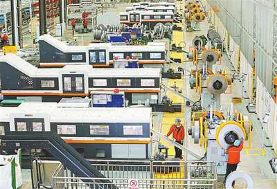 3月22日,位于長(zhǎng)壽經(jīng)開區(qū)的望變電氣(集團(tuán))股份,數(shù)字生產(chǎn)線正在對(duì)硅鋼進(jìn)行精密切割。這是西南地區(qū)首家智能化鐵芯工廠。科技創(chuàng)新是發(fā)展新質(zhì)生產(chǎn)力的核心要素。近年來,望變電氣公司專注于取向硅鋼和輸配電及控制設(shè)備的研發(fā)生產(chǎn),產(chǎn)品暢銷世界各地。通訊員 李輝 攝/視覺重慶